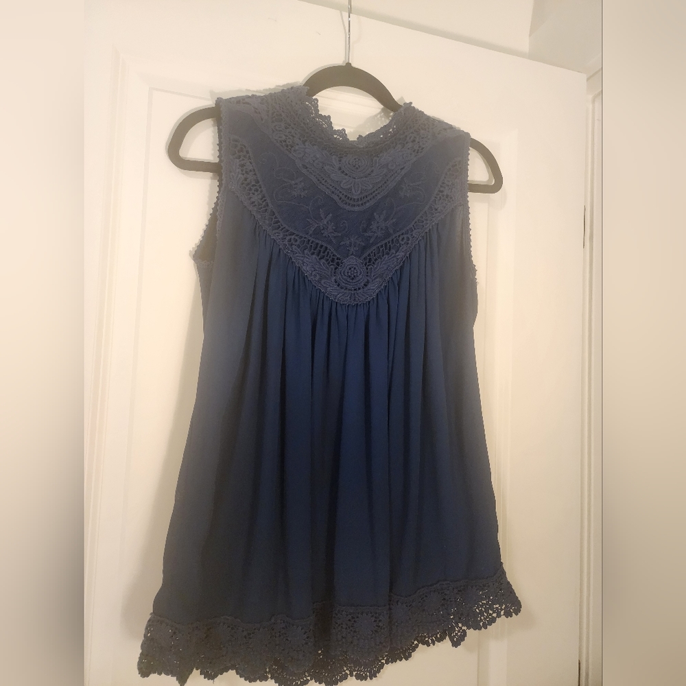 Lace Detail Sleeveless Blouse